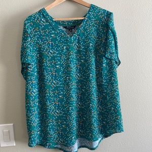 41 Hawthorn 2X Blouse green orange spring like pattern